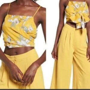 J.O.A x CHRISELLE YELLOW FLORAL CROPPED TIE TANK SIZE LARGE EUC